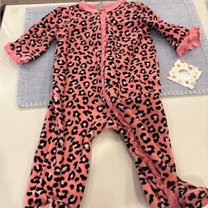 Infant sleeper/outfit Size 6 Month